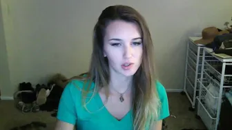 daddyslittlemisfit Hot chick twirls big booty
