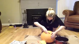 squirter420 Amazing mare dancing striptease