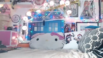 geishamonroe green haired sweater cuddles