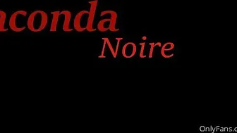 Anaconda Noire onlyfans  a nice babe kneads her cunt