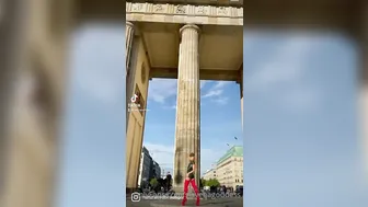 slavenagoddess  excellent skin in glasses sucks dildo