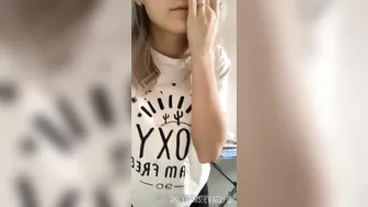 evaelfie  cute babe showing slut shapes