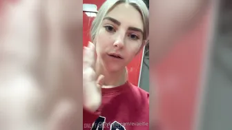 evaelfie  wonderful blonde striking ass on the spot