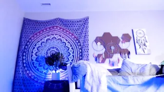 syriahsage horny nymph flirts in french