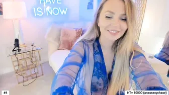 a_cult Dark haired curva