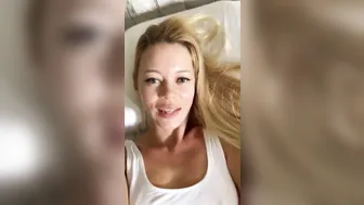 sofie_sofie  lustful slut fucks her pussy with a phallus