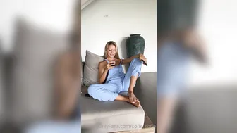 sofie_sofie  played with tits