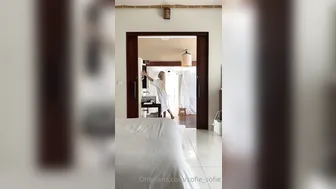 sofie_sofie  gorgeous confused fingering both holes