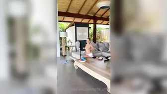 sofie_sofie  slut shows his designed holes