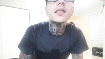 ggwicked busty chick caresses shaved foil