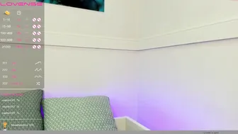 julymoore_ gorgeous bitch chatting in fries