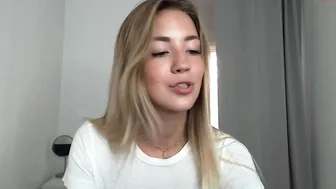 emmi_rosee Vulgar female