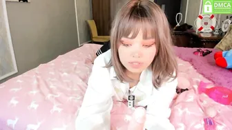 kyelpo pretty mare fucked by sex machine