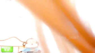 gummy_bear whore model shows off her beauty