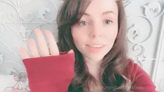 autumnvondoe amused with the toy