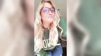 sarahsuniverse luxurious chick caresses lips sex