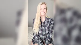 sarahsuniverse gorgeous slut shows big ass