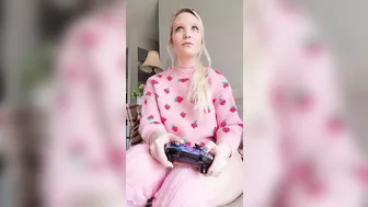 sarahsuniverse Blonde in stockings