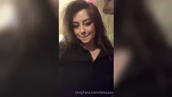 juicyjade9 busty hottie caresses shaved pussy