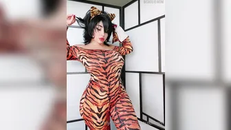 Bishoujomom sultry slut fucks her pussy