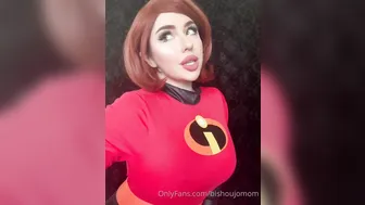 Bishoujomom awesome bitch seduces with beautiful forms