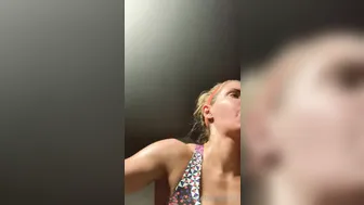 cassiebenderfit beautiful woman in black clearly jerks off her vagina