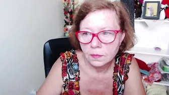 adelewildx big breasted slut fucks shaved cunt