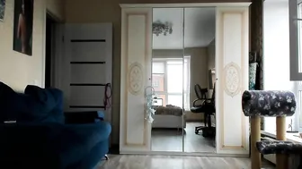 Fuuuuuuuuuux jumps on a toy and cums