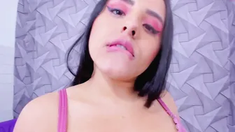 the_best_room777 fiercely jerking off her fat pussy