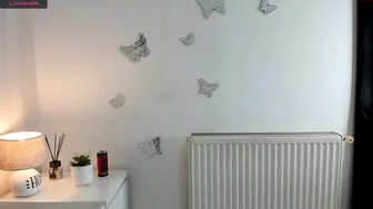 jennylove52 young bitch fucks herself with sex toys