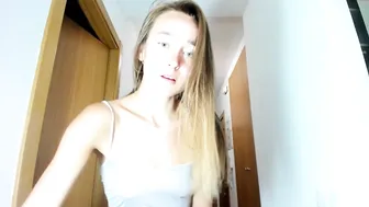 olaya_del_mar Wet slut moans from fingering