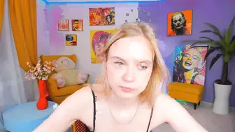 marta_prise wonderful chick rides a sex car