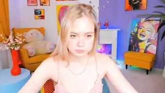 marta_prise sweet shows ass