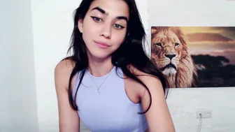 mary_dall gorgeous babe licks dildo