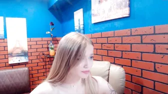 leiavelvet am a positive person, always smiling