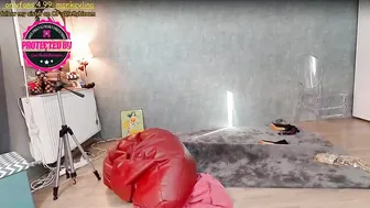 monkeylina petite brunette babe sucking dildo