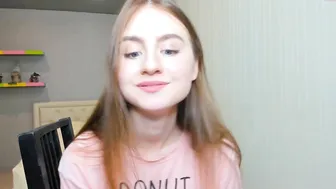 elizabeth_wong Mfc hot babe plays with tits