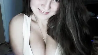 crissheaven4u Hot hottie sucking dildo