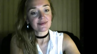 braingirl two fingers in pussy