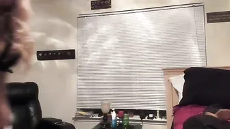 meetjena babe fingering pussy