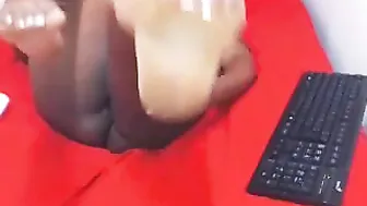sashatous Shameless bitch brings herself to orgasm