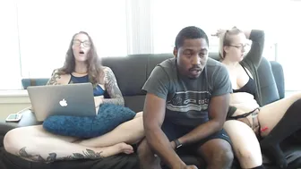 elleattheessex Ffm masturbating pussy