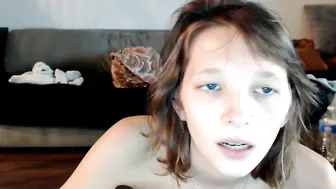 yungandfree0223 Vicious girl relish fingers with herself