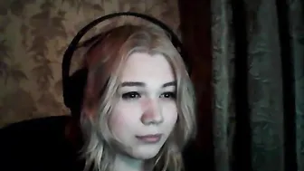 dankdanki Luxurious lady gently masturbates pussy