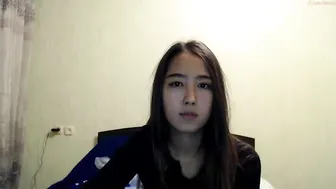 sasha_fun2 Gorgeous runt is playing a point with a sex toy