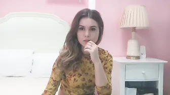 nelliecute Luxurious slut develops a point