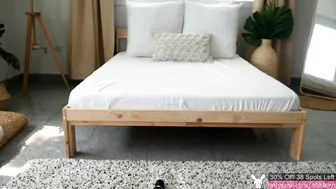 Blondiekayy beauty fucks herself in front of the webcam