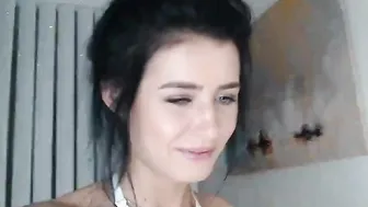 Cherry_beauty hot bitch posing in lingerie