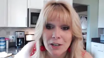daniluvs2 Beautiful babe shows  body