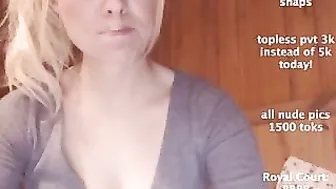 prncessbubgum Lustful female passionately fucks her cunt